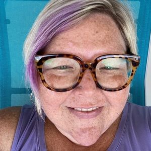 Meet your Posher, Libby